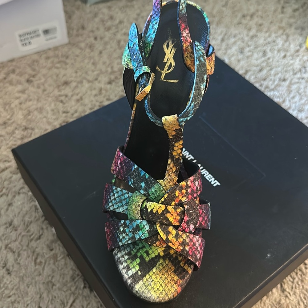 Multiple colored sandles